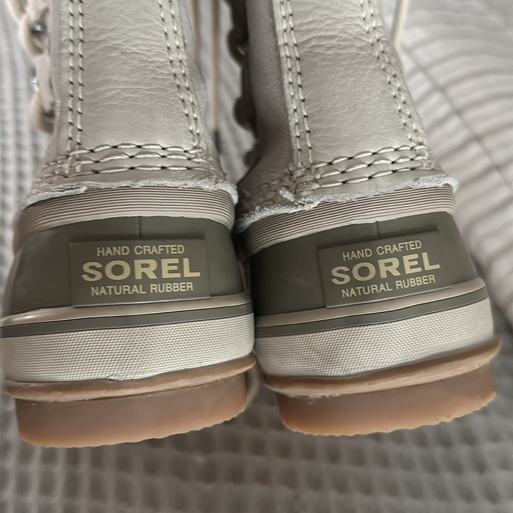 SOREL | Women’s Joan Of Arctic Fawn Winter Boot - Picture 7 of 13